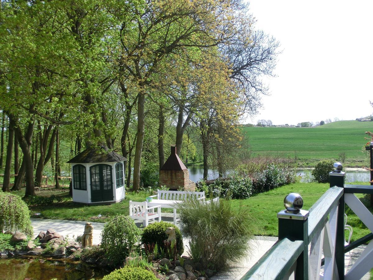Domane Neu Gaarz Hostel ภายนอก รูปภาพ