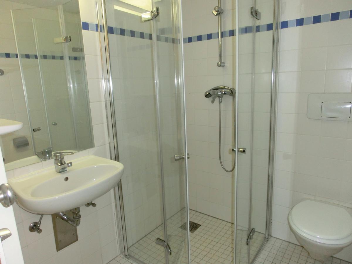 Domane Neu Gaarz Hostel ภายนอก รูปภาพ