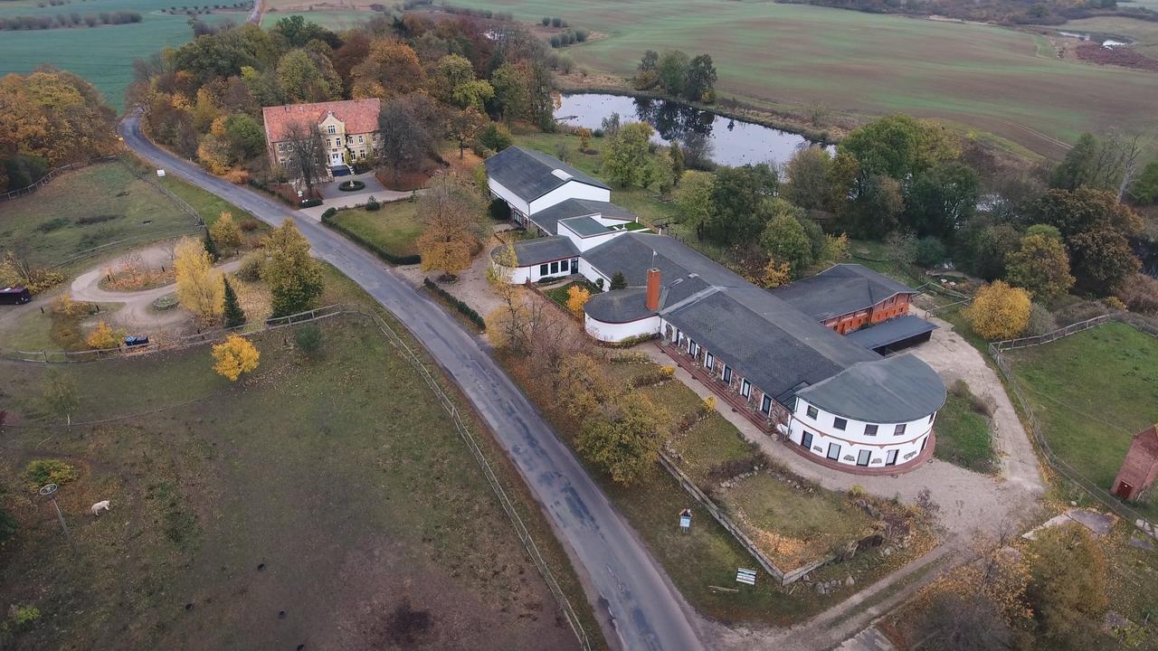 Domane Neu Gaarz Hostel ภายนอก รูปภาพ